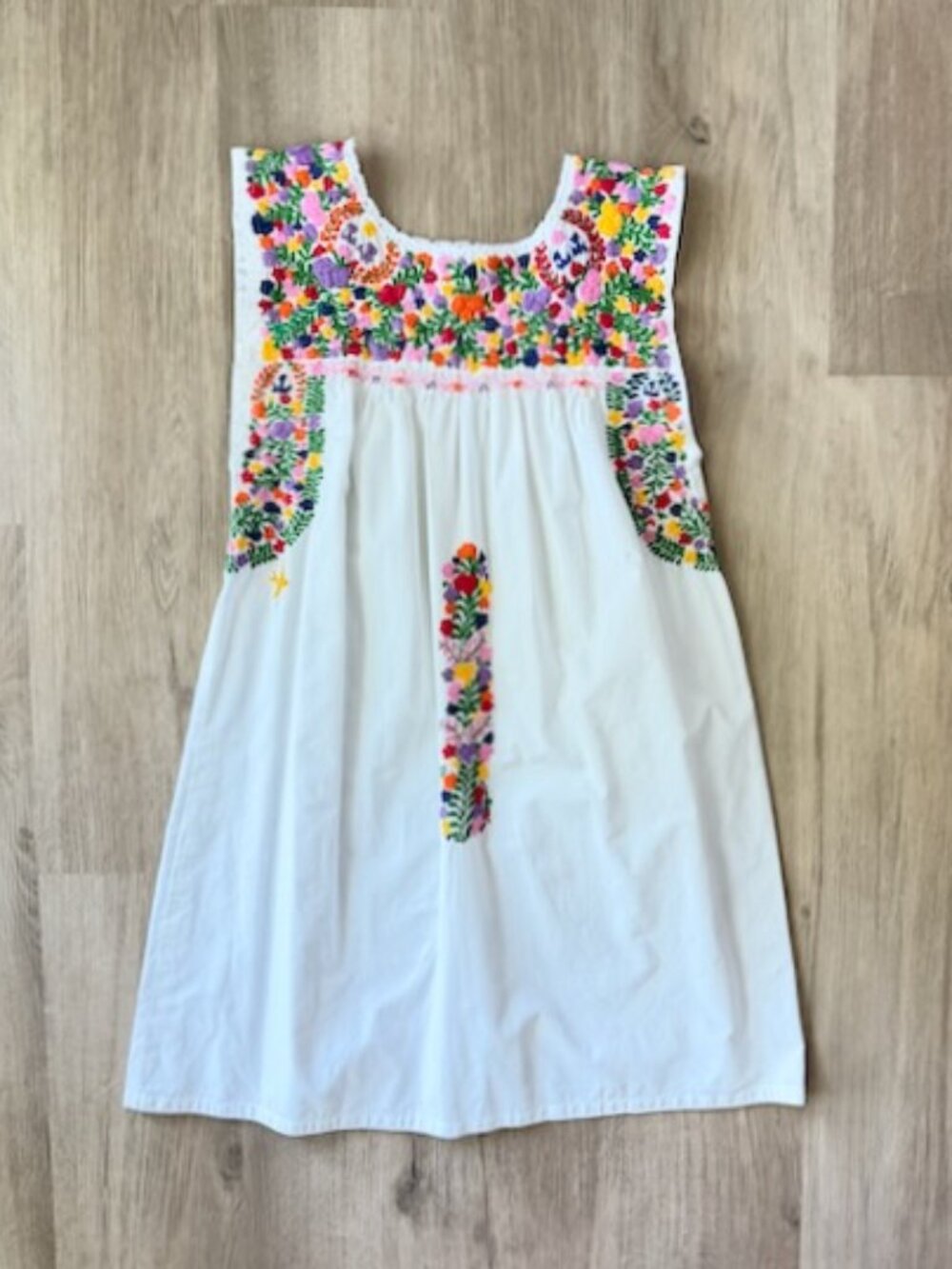 Mi Golondrina White Floral Embroidered Dress S